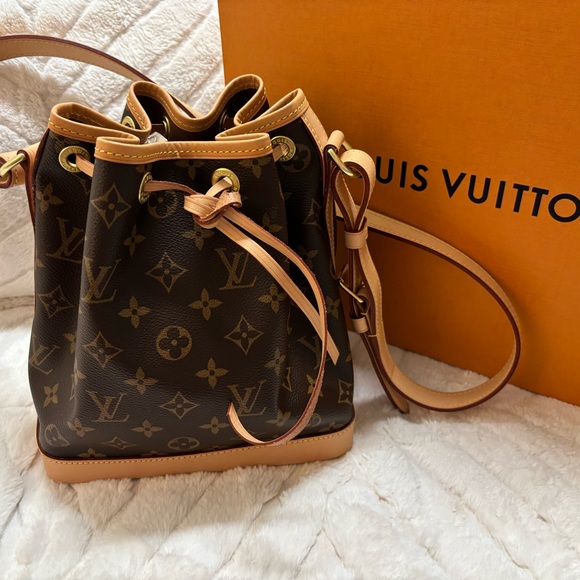 Louis Vuitton monogram, NOE BB purse - Picture 1 of 16